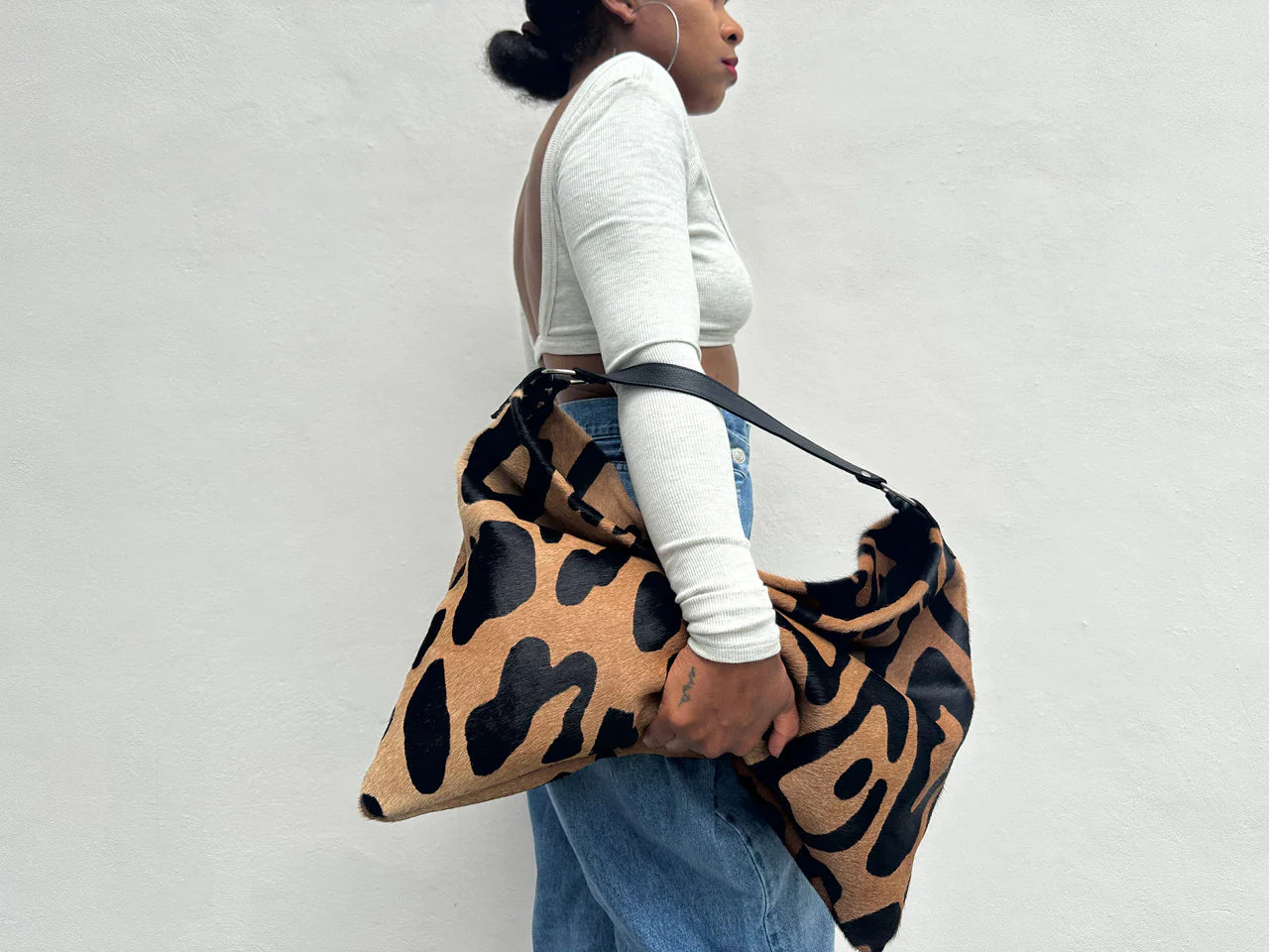 Wild Elegance Shoulder Bag – Luxury Jaguar Print Edition